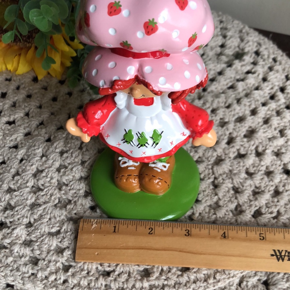 Strawberry Shortcake Lotion/Soap Dispenser - Picture 3 of 9